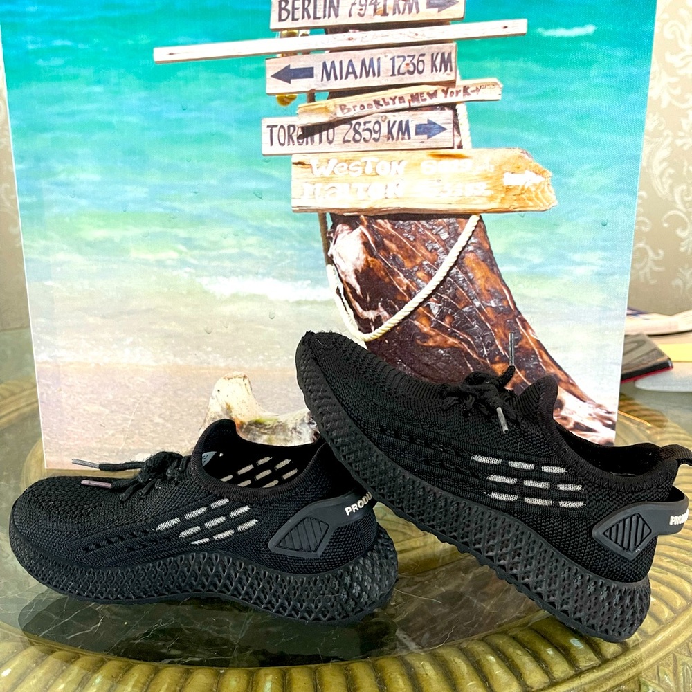 Snickers New York, size 12